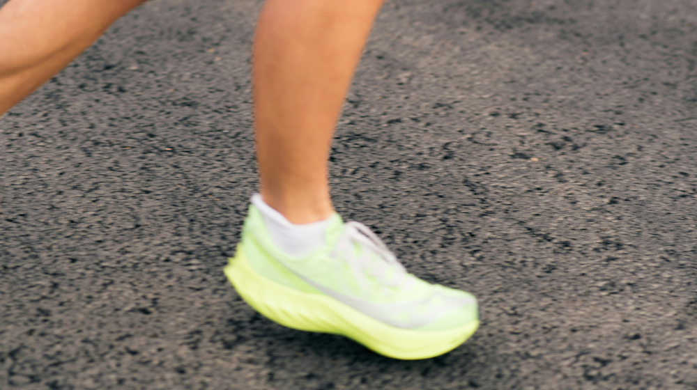 靴を変えてから走りやすさを感じた中学生の足元